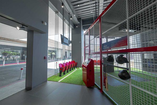 Innova Sports ofrecerá como amenidad en tiendas el simulador de béisbol Strikezon