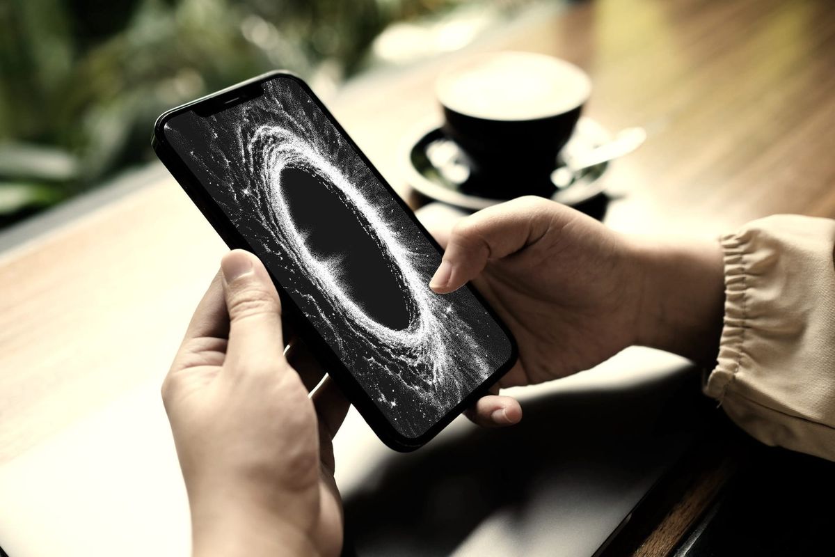 How to turn your phone addiction into a ripped body