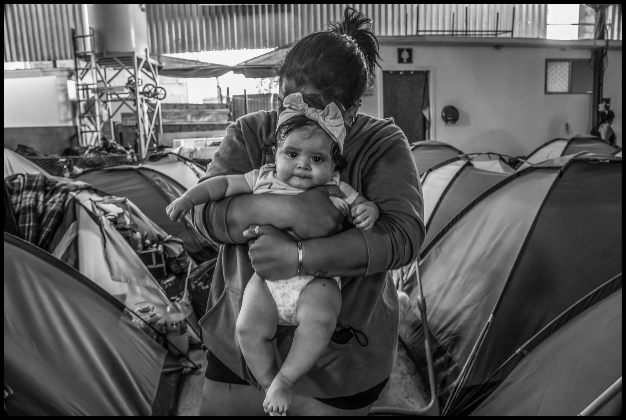 Margelis Rodriguez and her niece Sofia Orellana came to Tijuana from Venezuela and are staying at a casa de refugio administered by Movimiento Juventud 2000. All photos © David Bacon.