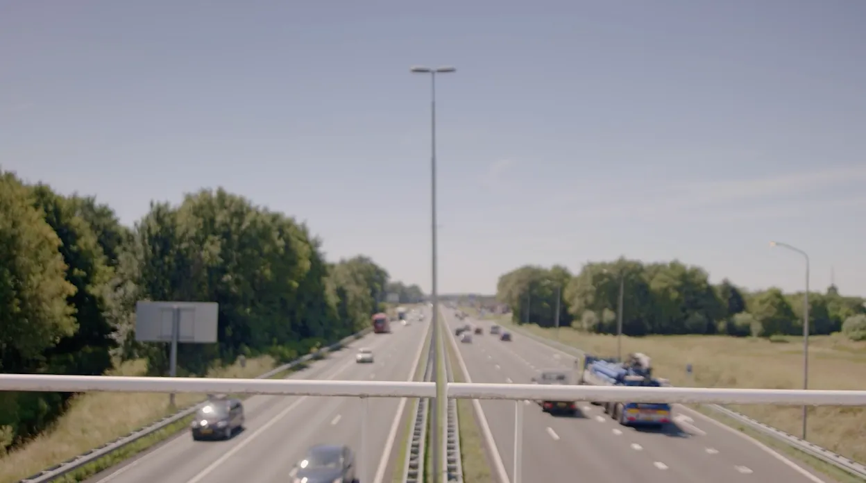 Waarom we zo graag in de file staan op de A2