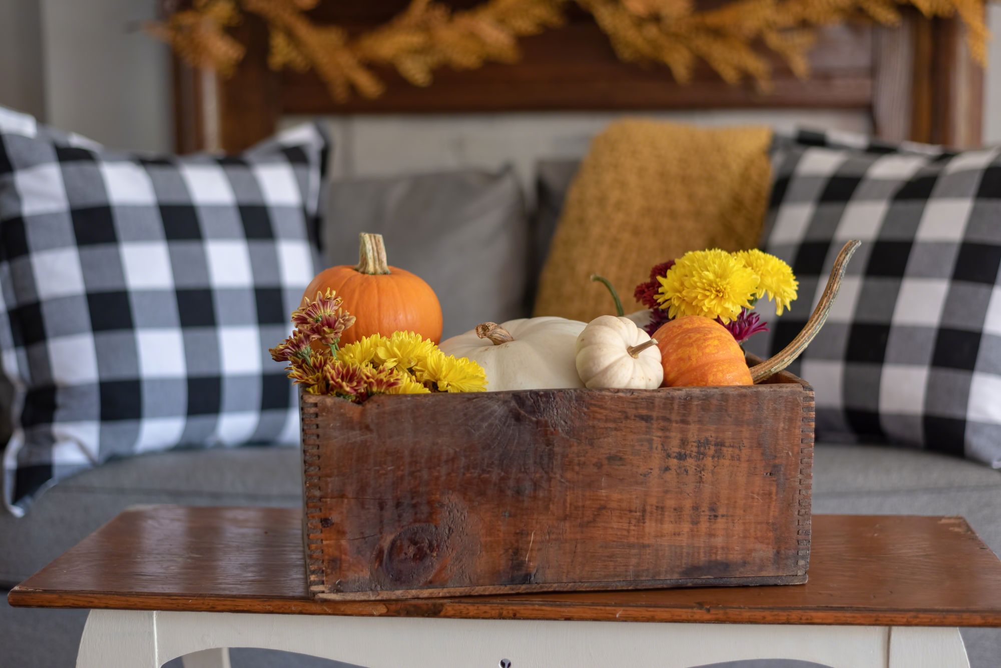 Pumpkin Fall apartment decor