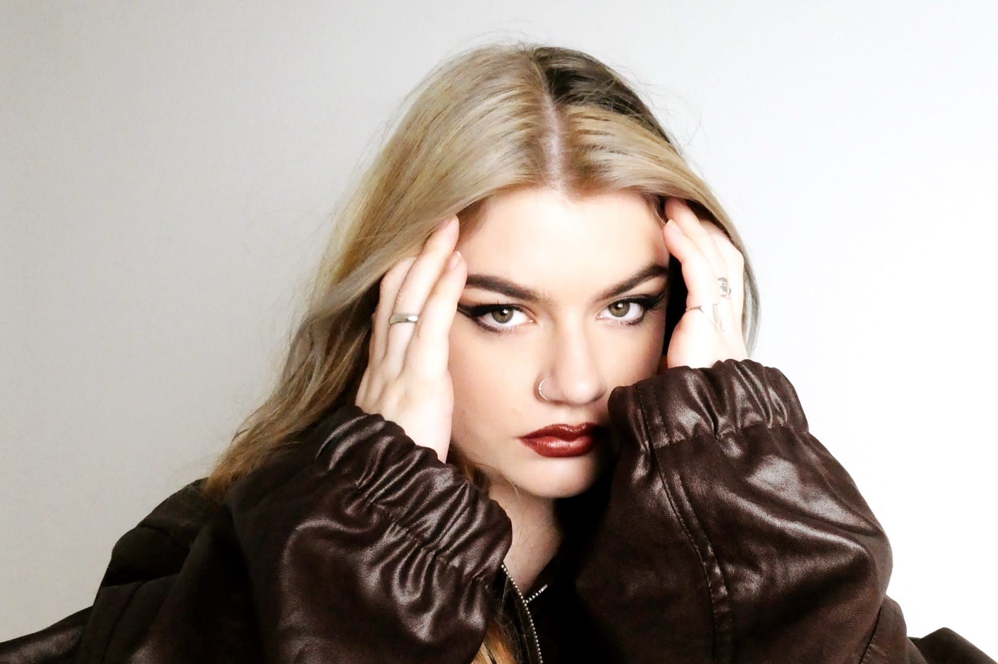 MINOE - Teenage Disillusionment