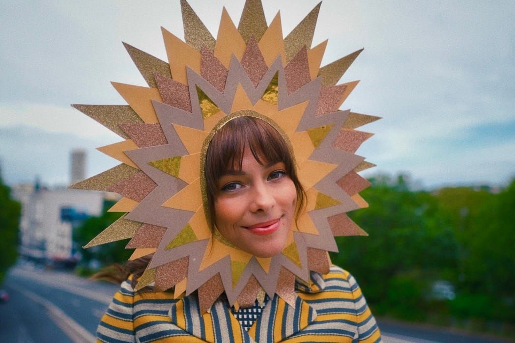 Lenka - Sunshine Girl [Video]