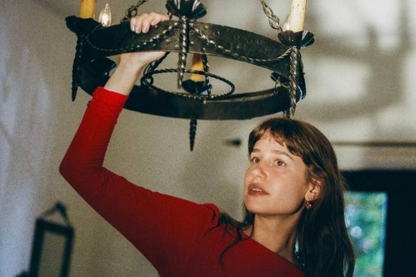 Emily Yacina - Talk Me Down