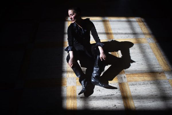 Cate Le Bon - About Time