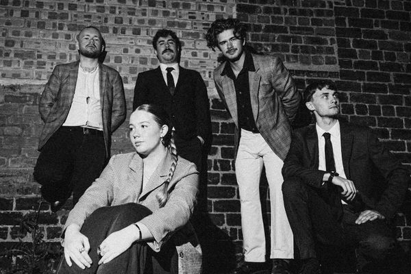 Vanderlye - One Way Train