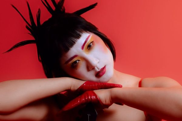 King Mei Mei - Slow Strobe Light [Video]