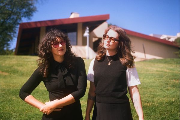 Pen Pin - Vampire [Video]