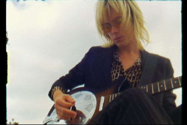 SONG PICK: GIRL SKIN - Darling (Video)