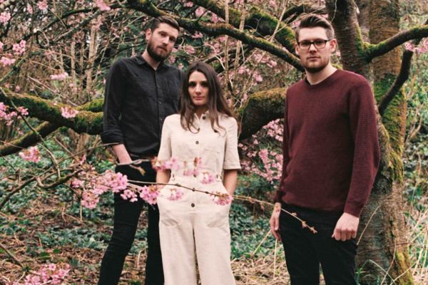 SONG PICK: Shadowlark - Huntress