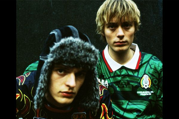 Portrait of Danish indie-pop band Clean Out Lewis