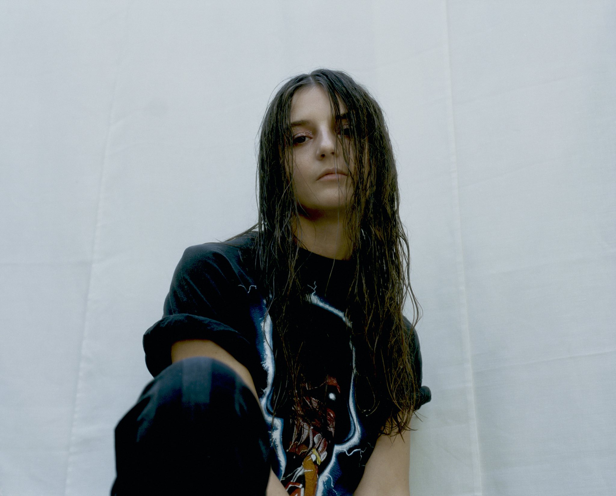 SONG PICK: Giungla - Walk On The Ceiling