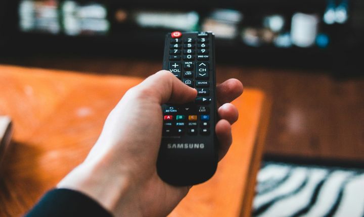 Jak vybrat správnou televizi: Průvodce pro rok 2025