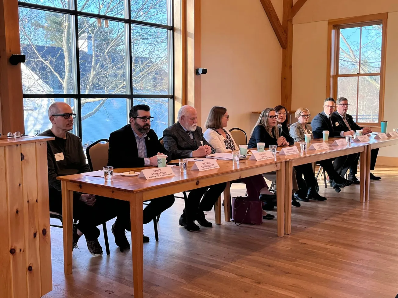 Chamber of Commerce hosts breakfast with candidates for office