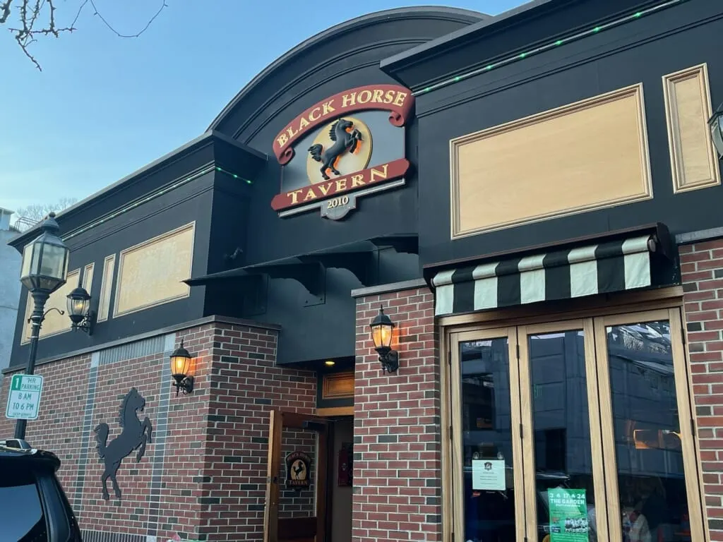 Select Board votes to start outdoor dining season on April 12, earlier than anticipated