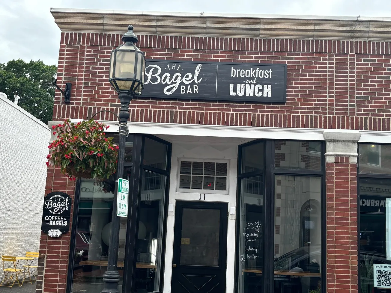 Bagel Bar officially opens its doors on Thompson Street