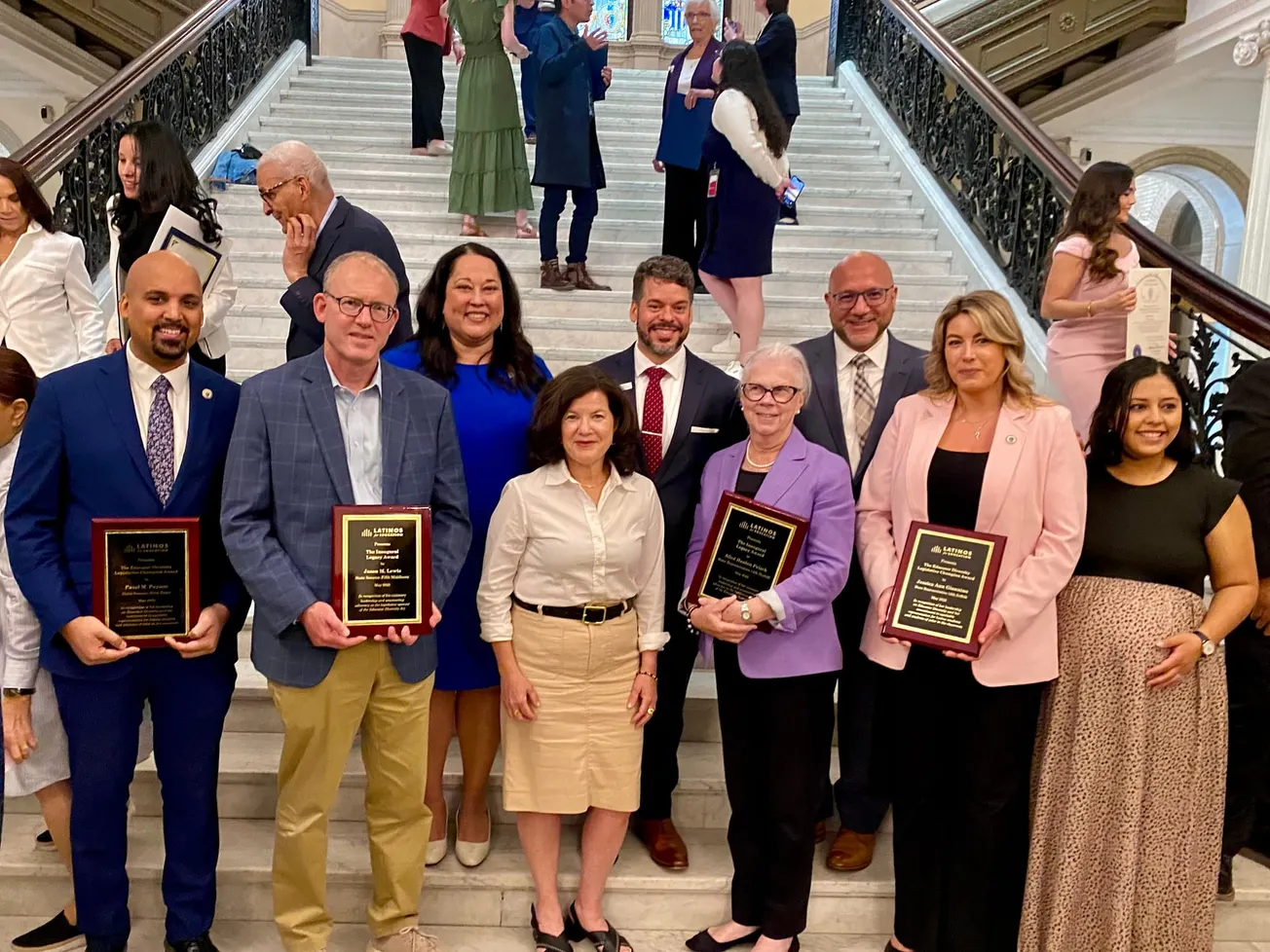 Sen. Jason Lewis receives inaugural Legacy Award from Latinos for Education