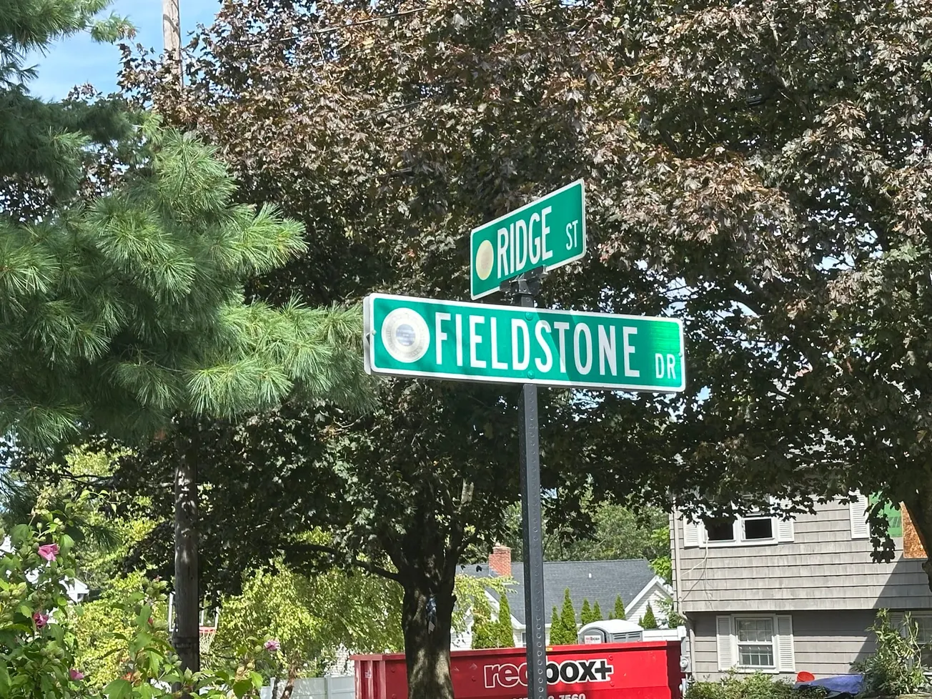 Fieldstone Drive residents to hold neighborhood yard sale