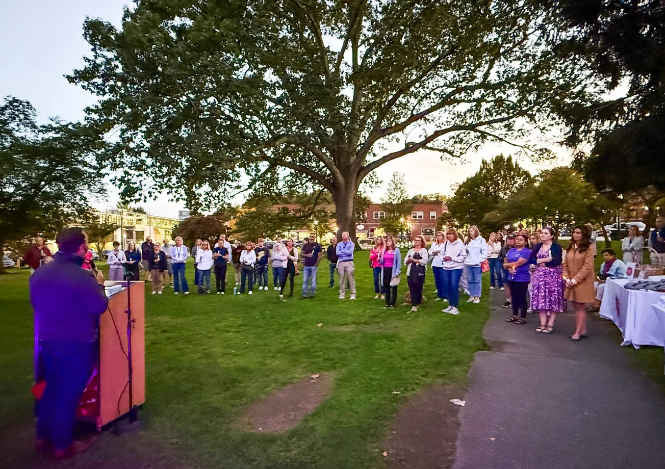 Winchester Coalition for a Safer Community holds first recovery, remembrance candlelight vigil