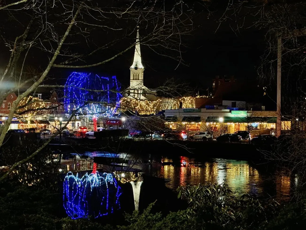 Winchester Chamber of Commerce readies for 5th Annual Holiday Stroll