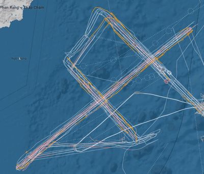 #RayPowell, Director @ #SeaLight | Illuminating Maritime Gray-Zone Activities: Off The Coast Of Vietnam: Did 🇨🇳 #China Intend To Draw A Giant Mandarin Character (中) To Declare Its Sovereign Jurisdiction Over It's Exclusive Economic Zone?