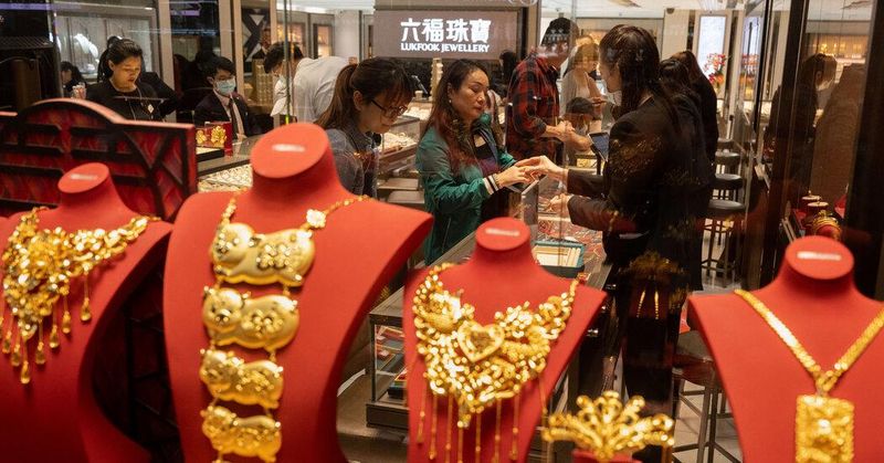 #ShannonBrandao, #ChinaBoss: Gold Bars And Tokyo Apartments: How Money Is Flowing Out Of China.