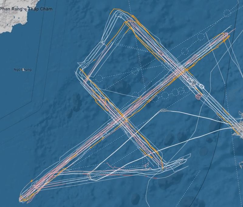 #RayPowell, Director @ #SeaLight | Illuminating Maritime Gray-Zone Activities: Off The Coast Of Vietnam: Did 🇨🇳 #China Intend To Draw A Giant Mandarin Character (中) To Declare Its Sovereign Jurisdiction Over It's Exclusive Economic Zone?