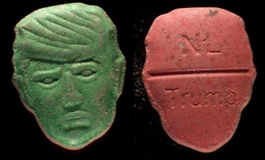 Cachets d'ecstasy ayant la forme de la tête de Donald Trump, mèche comprise.