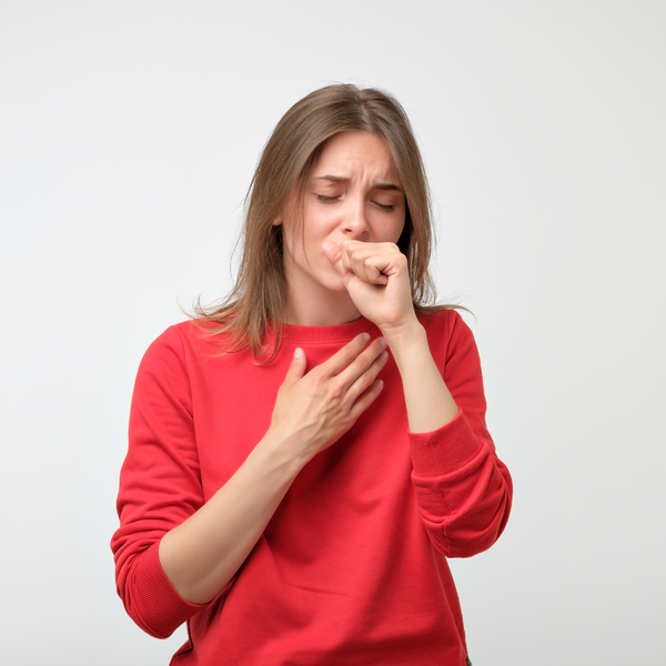 6 possíveis motivos para uma tosse seca e persistente que você precisa saber