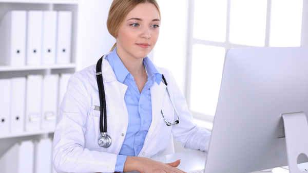 Telemedicina x pronto atendimento: quando usar cada um e tomar a melhor decisão