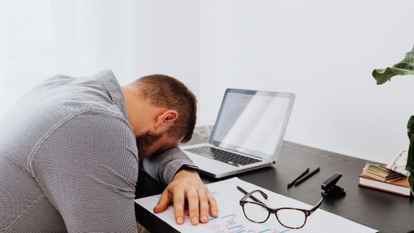 Cansaço e dificuldade para emagrecer: pode ser hormonal?