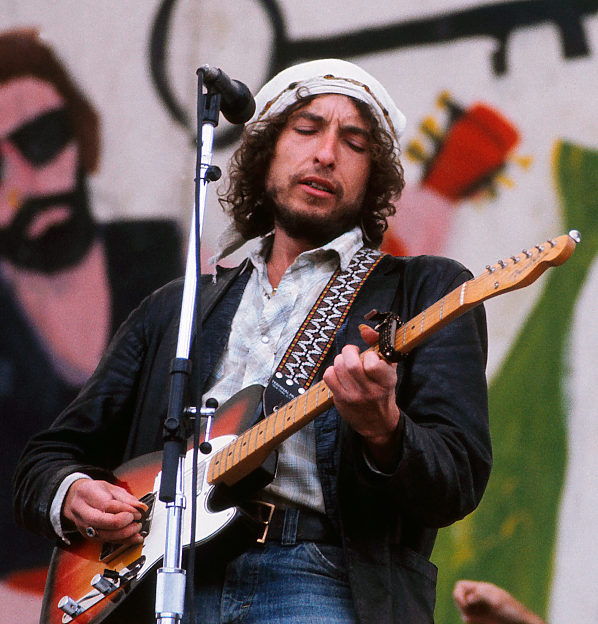 BONUS TRACKS: 39 Bob Dylan CDs, New Anti-ICE Compilation, and More Roots Music News