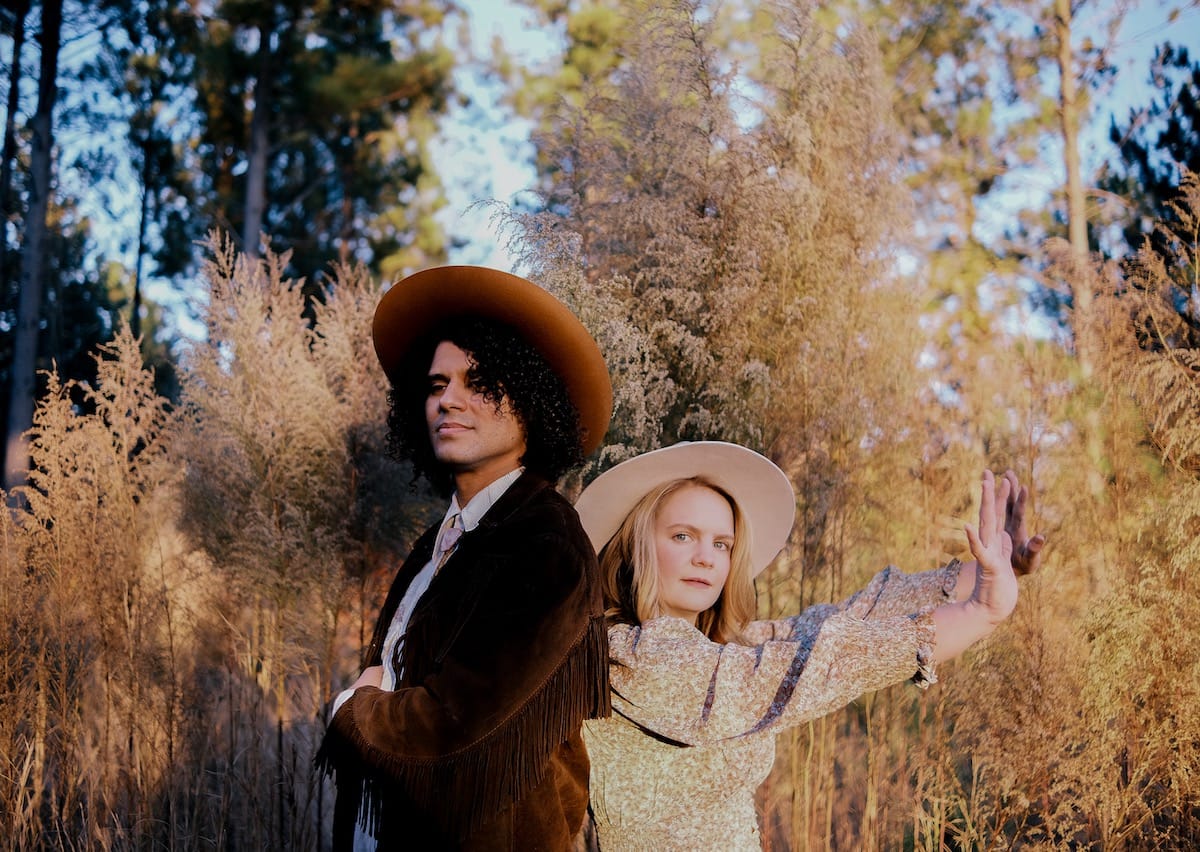 The duo Violet Bell in the woods