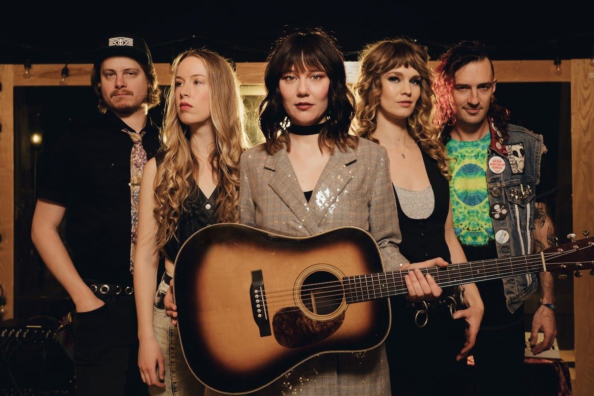 Molly Tuttle & Golden Highway Roll Full Speed into New Album, ‘City of Gold’