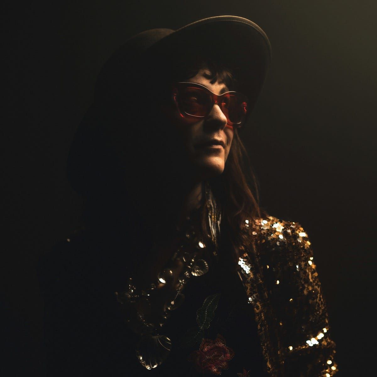 ALBUM REVIEW: Carter Sampson Is Confidently Country on ‘Gold’