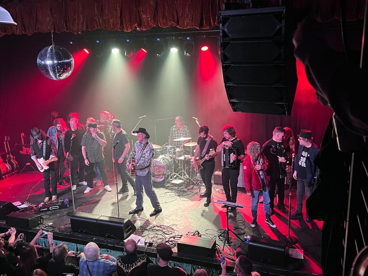 THROUGH THE LENS: Jason and the Scorchers Reunite to Support Former Member Jeff Johnson