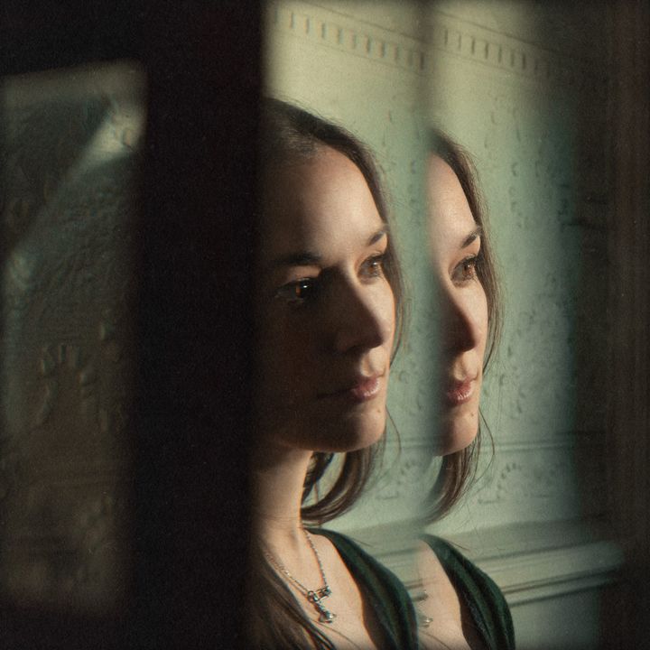 ALBUM REVIEW: Margaret Glaspy Puts Fraught Relationships Under a Microscope on 'I Am Both'