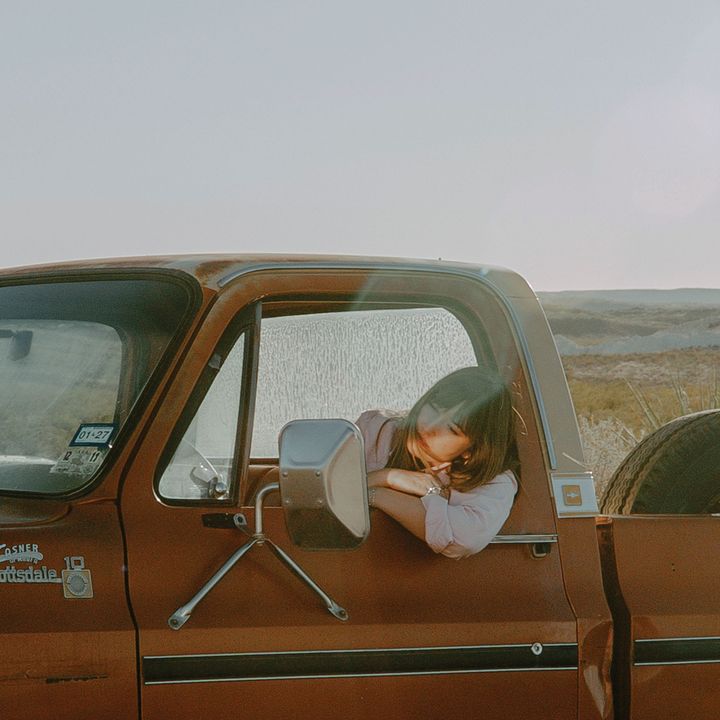 ALBUM REVIEW: Jess Williamson Comes Home to Herself on 'A Mile South of Heaven'