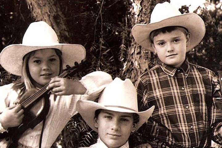 A Larger Living Room, a Taller Stage: Watkins Family Takes It on the Road