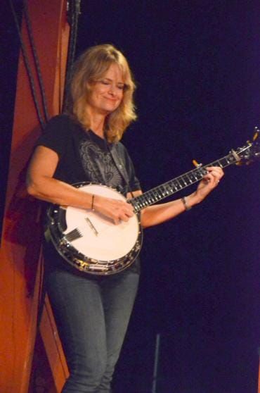 Alison Brown and Unbound Tradition