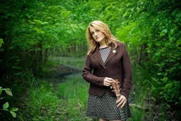 Claire Lynch: Just Keep Growing