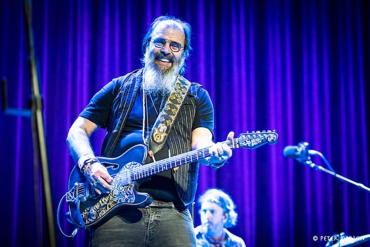 THROUGH THE LENS: Crossing the Country to See Steve Earle & The Dukes at the Ryman