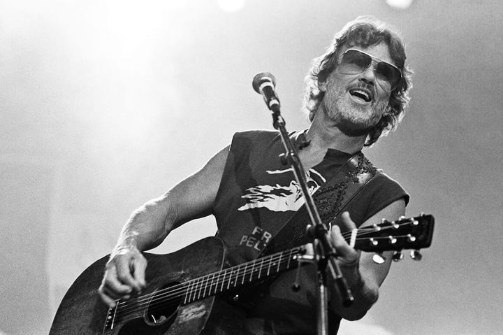 New Live Album Captures Kris Kristofferson at Gilley’s in 1981