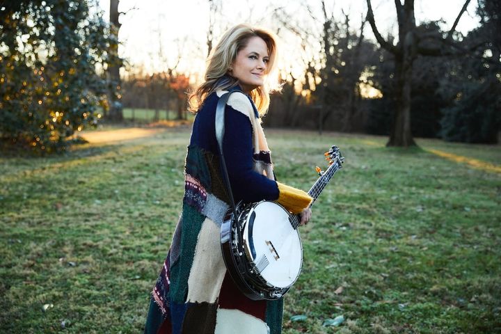 FRESH TRACK: Alison Brown feat. Steve Martin – 'Foggy Morning Breaking'