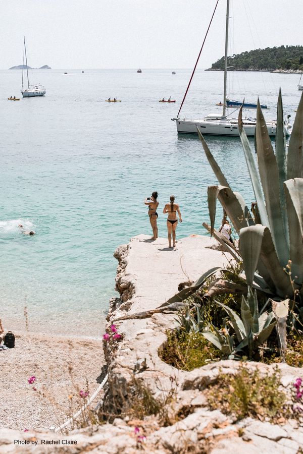 Young sailors' connect with raft-ups, parties, and "Floatchella"