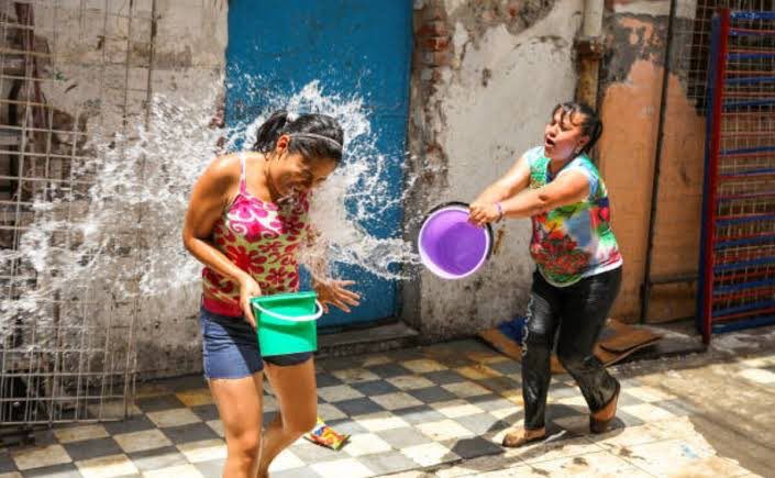 sabado de gloria desperdicio de agua