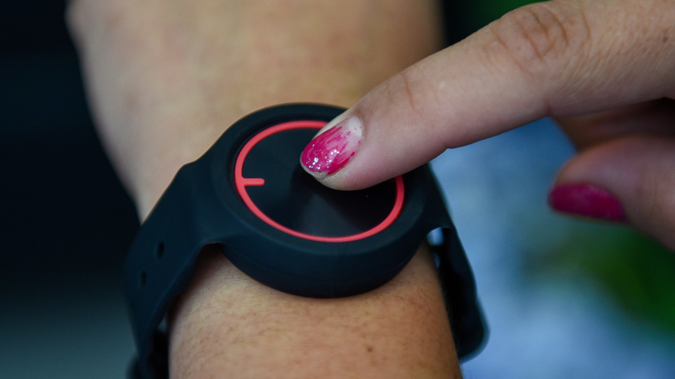 pulseras para prevenir violencia de genero