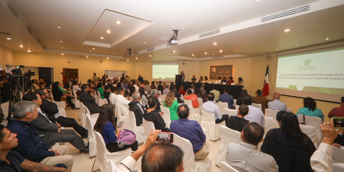 Compartió con empresarios hoteleros parte de sus propuestas.