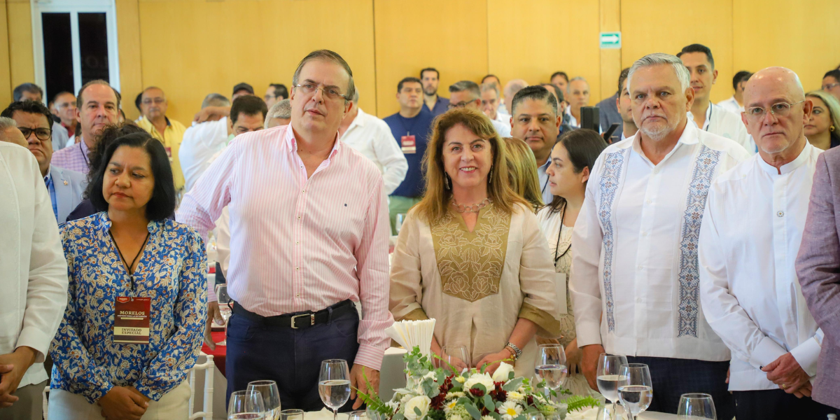 Estuvo acompañada por le próximo Secretario de Economía.