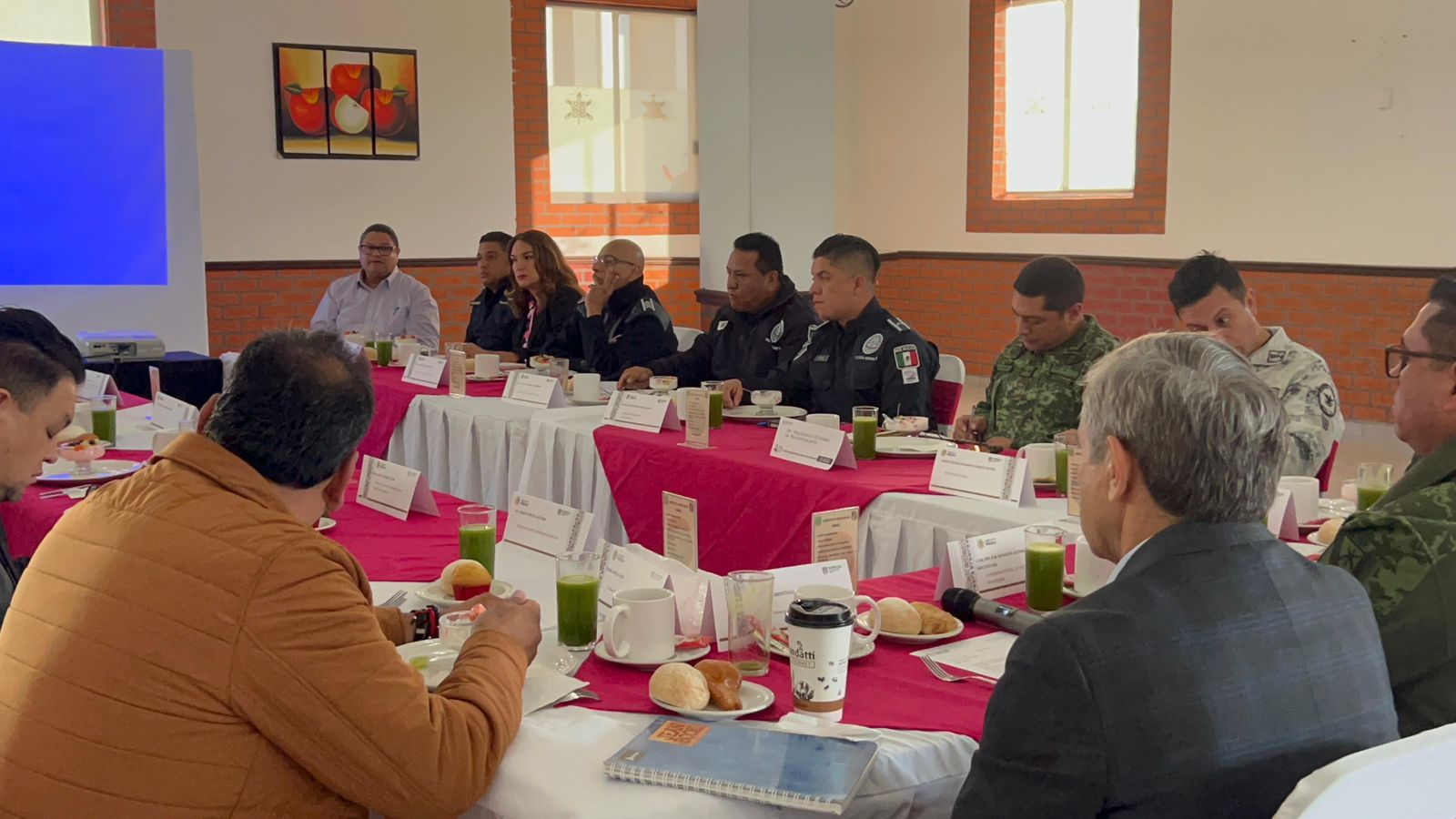 José Luis Urióstegui participa en la primera sesión presencial de la Mesa Regional de Construcción de Paz 